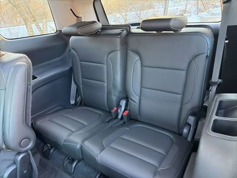 Used 2019 GMC Acadia SLT w/ LPO, Floor Liner Package image 18