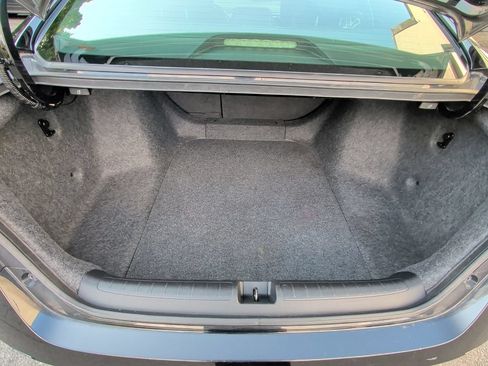 Used 2018 Honda Accord Sport image 14