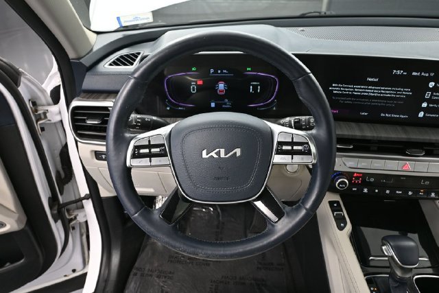 Used 2024 Kia Telluride EX w/ EX Captain's Chair Package AWD/4WD image 21