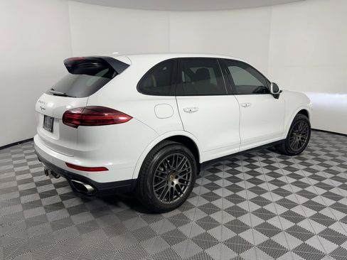 Certified 2018 Porsche Cayenne Platinum Edition image 9