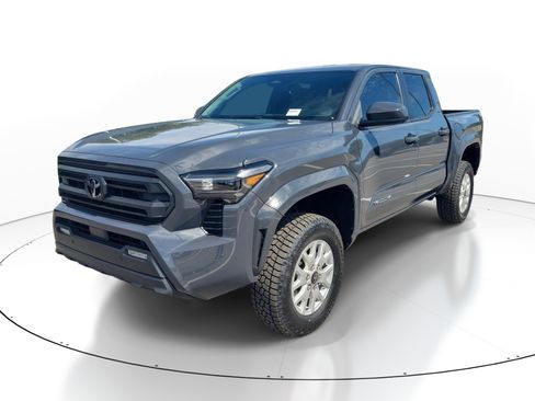 Used 2024 Toyota Tacoma SR5 AWD/4WD image 3