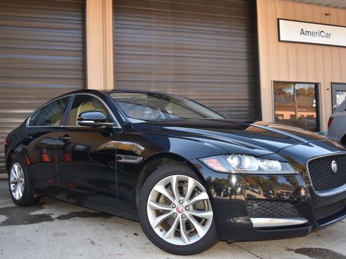 Used 2017 Jaguar XF Premium image 5