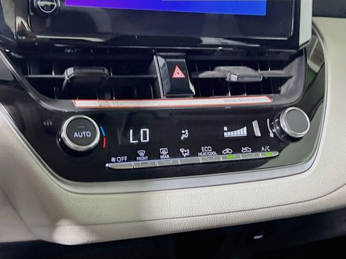 Used 2025 Toyota Corolla LE FWD image 26