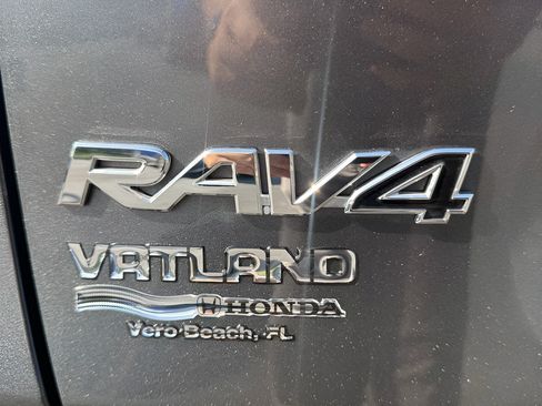 Used 2020 Toyota RAV4 LE FWD image 36