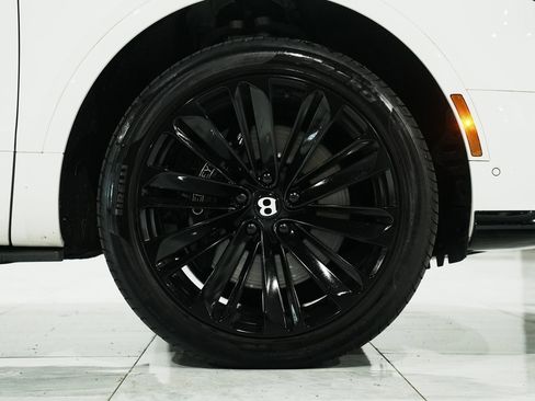 Used 2022 Bentley Bentayga Speed image 39