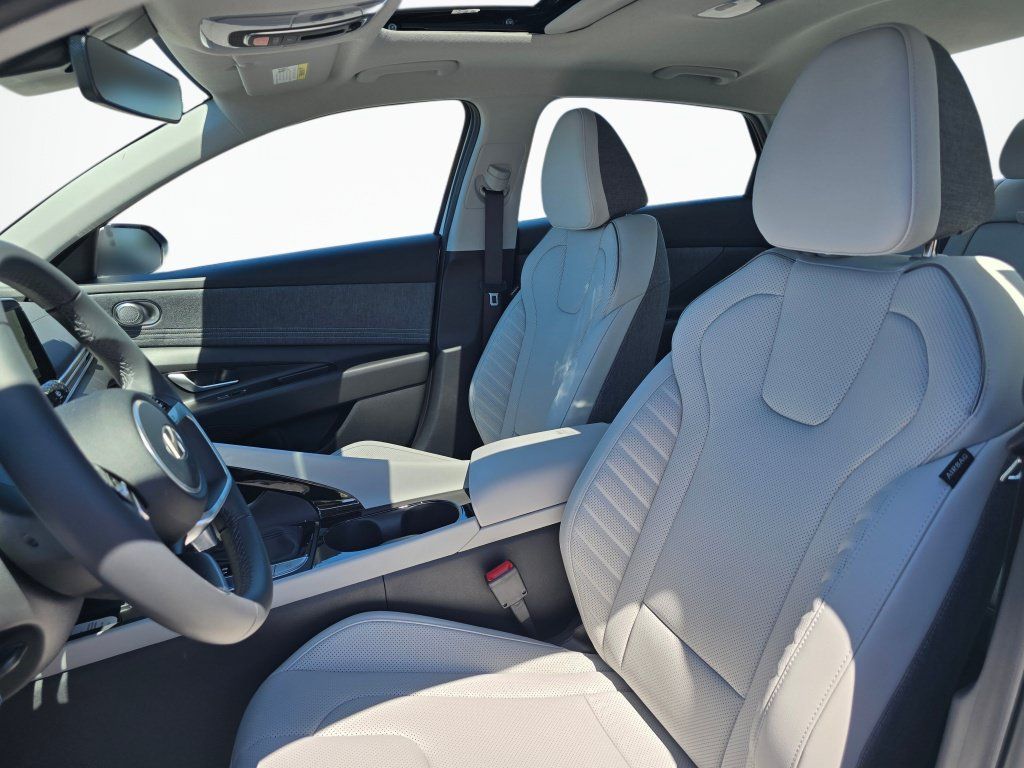 New 2026 Hyundai Elantra Limited FWD image 19