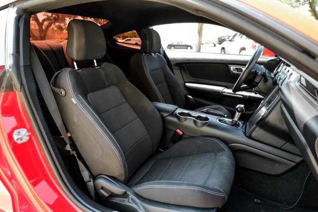 Used 2017 Ford Mustang Coupe RWD image 32