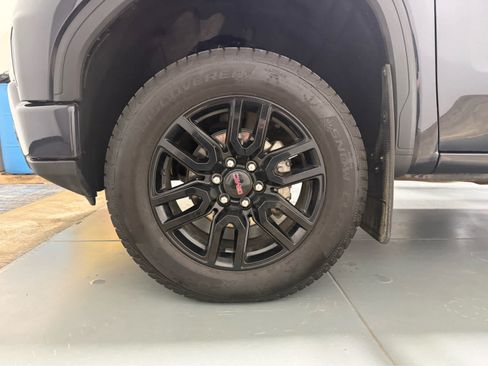 Used 2024 GMC Sierra 1500 Elevation w/ X31 Off-Road Package AWD/4WD image 11