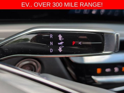 Used 2024 Cadillac Lyriq Luxury w/ LPO, Floor Liner Package AWD/4WD image 24