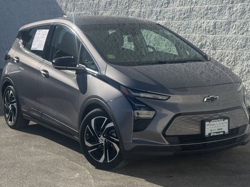 Used 2022 Chevrolet Bolt LT w/ Infotainment Package image 2