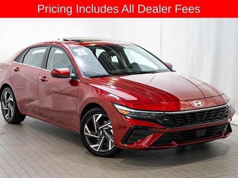 Used 2025 Hyundai Elantra SEL FWD image 1