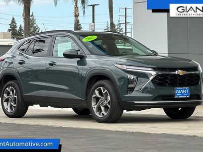 Used 2025 Chevrolet Trax LT