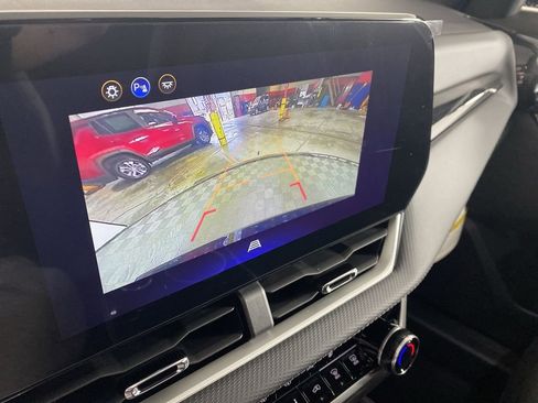 New 2026 Chevrolet Equinox LT w/ Convenience Package II image 16