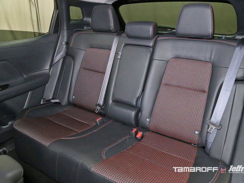 New 2026 Nissan Kicks SR image 10