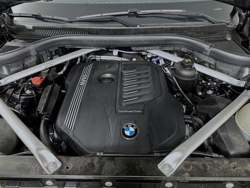 Certified 2023 BMW X6 xDrive40i w/ Executive Package image 31