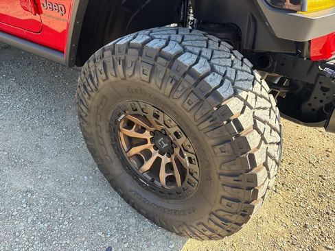 Certified 2023 Jeep Wrangler Unlimited Rubicon w/ Steel Bumper Group image 3