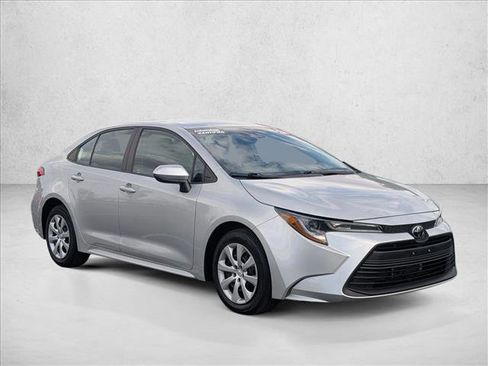 Used 2024 Toyota Corolla LE FWD image 3