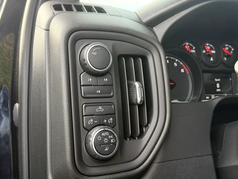 Certified 2020 Chevrolet Silverado 2500 Custom w/ Custom Value Package image 16