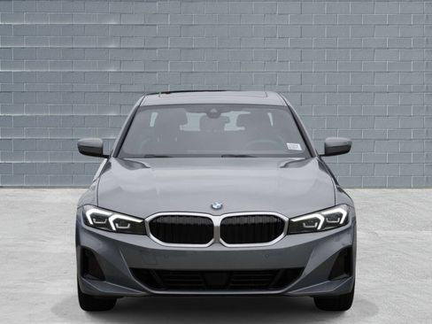 Used 2025 BMW 330i Sedan w/ M Sport Package RWD image 2