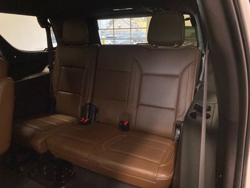 Used 2021 Chevrolet Tahoe High Country image 11