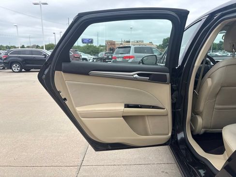 Used 2014 Ford Fusion SE FWD image 30