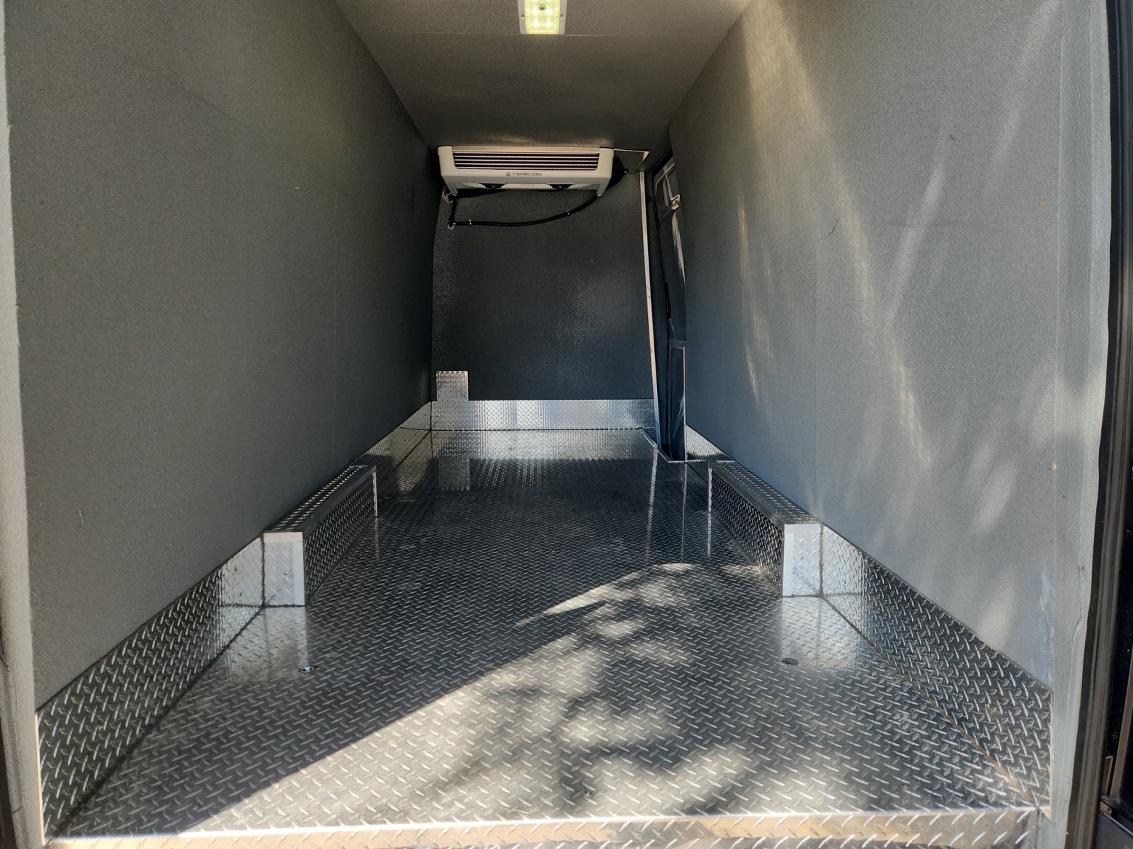 Used 2022 Mercedes-Benz Sprinter 2500 image 30
