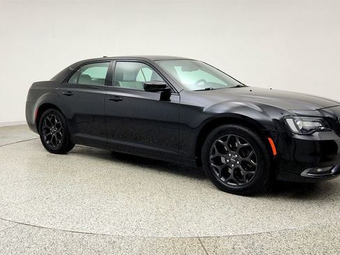 Used 2020 Chrysler 300 S AWD/4WD image 3