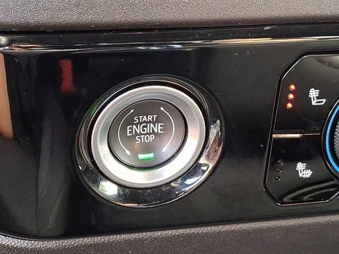 Used 2023 Chevrolet Silverado 1500 LT AWD/4WD image 35