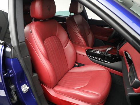 Certified 2022 Maserati Levante GT image 18