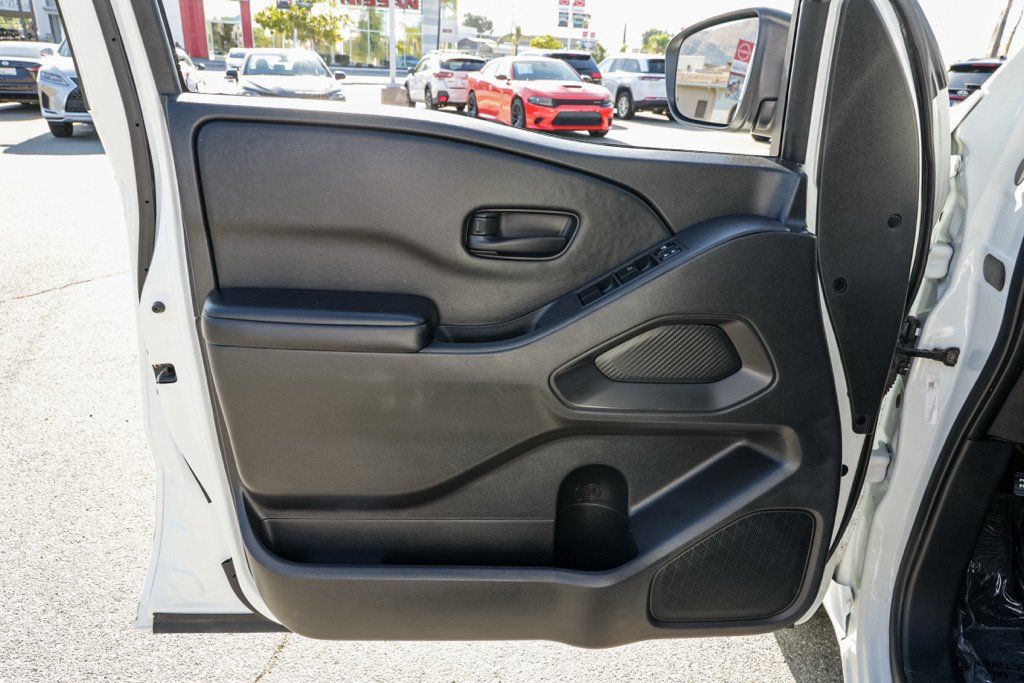 Used 2025 Nissan Frontier S w/ S Utility Package RWD image 14