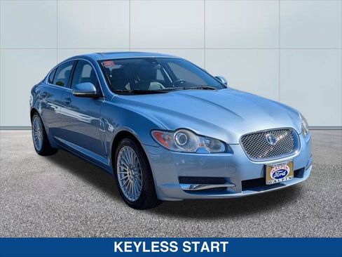 Used 2010 Jaguar XF Luxury RWD image 7