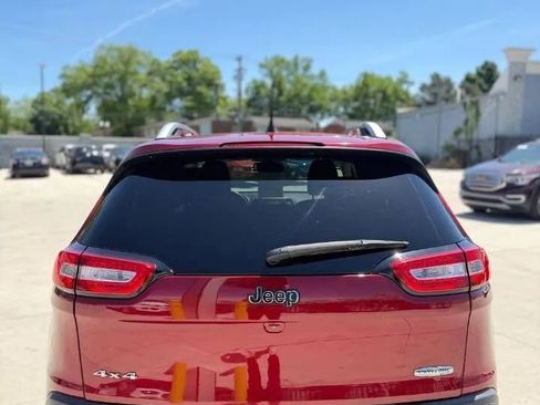 Used 2016 Jeep Cherokee Latitude AWD/4WD image 6