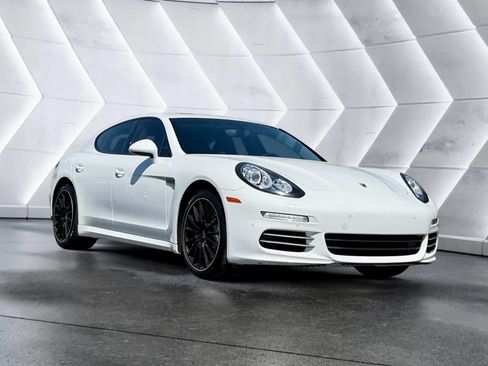 Used 2015 Porsche Panamera 4S AWD/4WD image 3