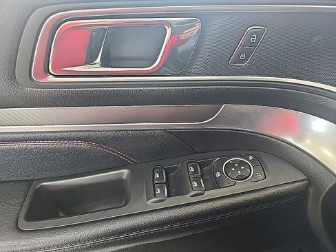 Used 2018 Ford Explorer Sport image 13