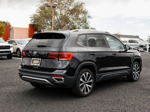 Used 2024 Volkswagen Taos SE FWD image 5