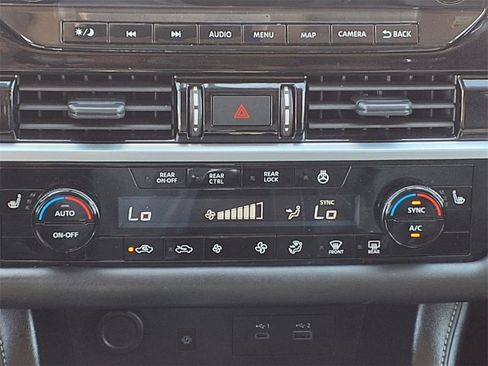 Used 2024 Nissan Pathfinder SL w/ SL Premium Package image 15