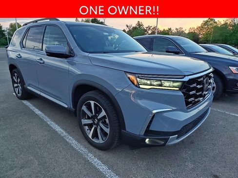 Used 2023 Honda Pilot Touring image 3