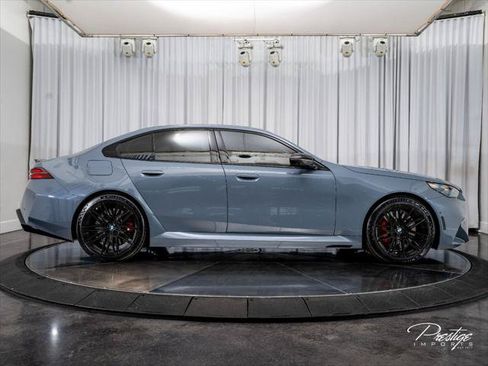 Used 2025 BMW M5 w/ Carbon Package AWD/4WD image 18