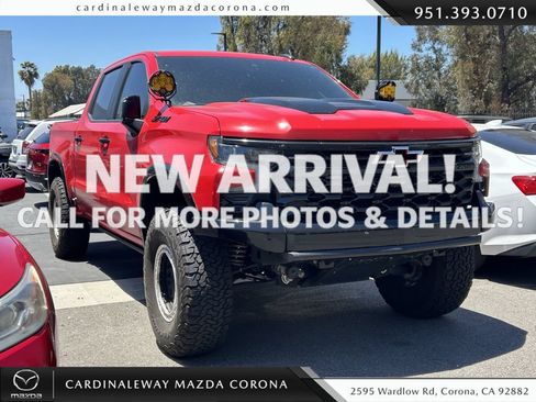 Used 2023 Chevrolet Silverado 1500 ZR2 w/ Technology Package AWD/4WD image 1