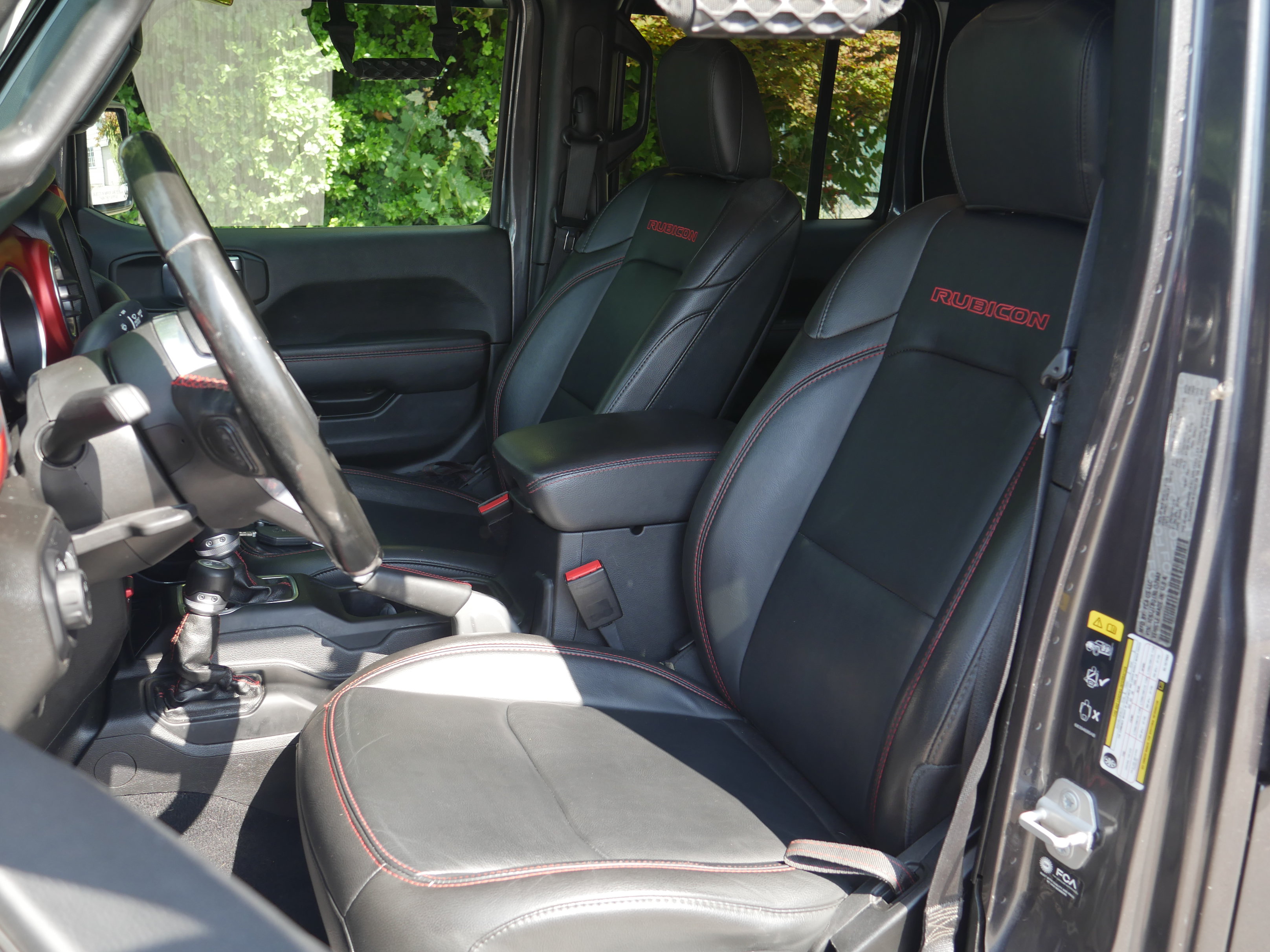 Used 2022 Jeep Gladiator Rubicon w/ LED Lighting Group AWD/4WD image 35