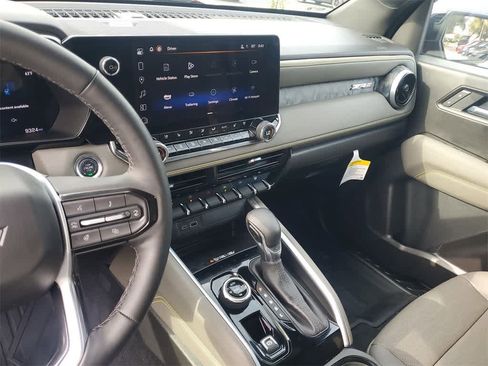 Used 2025 Chevrolet Colorado ZR2 w/ ZR2 Bison Edition image 33