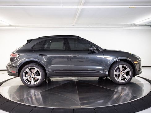 Certified 2023 Porsche Macan AWD/4WD image 8