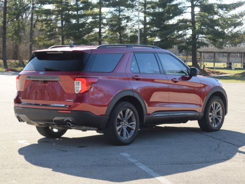 Used 2021 Ford Explorer XLT w/ Equipment Group 202A image 27