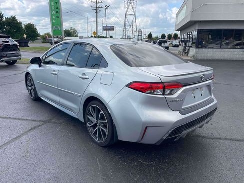 Used 2021 Toyota Corolla SE FWD image 3