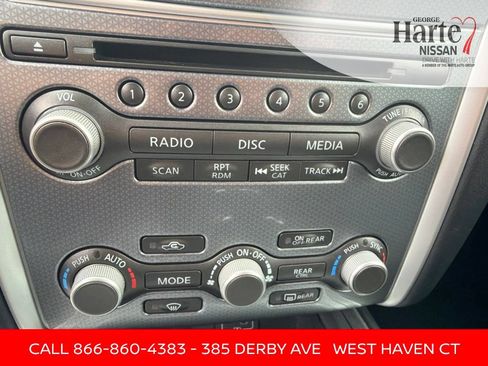 Used 2020 Nissan Pathfinder SL AWD/4WD image 16