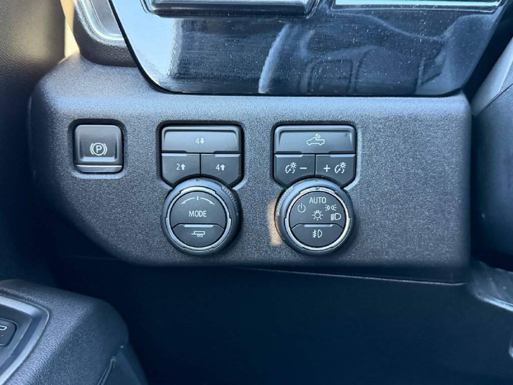 Used 2025 Chevrolet Silverado 2500 LT w/ Convenience Package AWD/4WD image 37