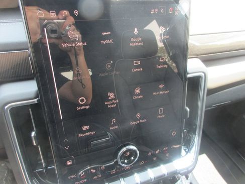New 2026 GMC Yukon Elevation w/ Elevation Premium Package AWD/4WD image 19