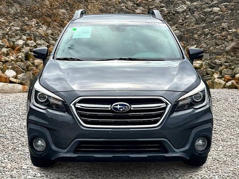 Used 2018 Subaru Outback 2.5i Limited image 3