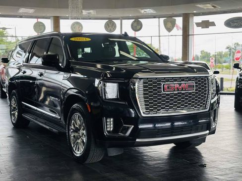 Used 2021 GMC Yukon XL Denali w/ Advanced Technology Package AWD/4WD image 4