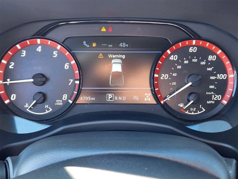 Used 2025 Nissan Frontier PRO-4X image 18